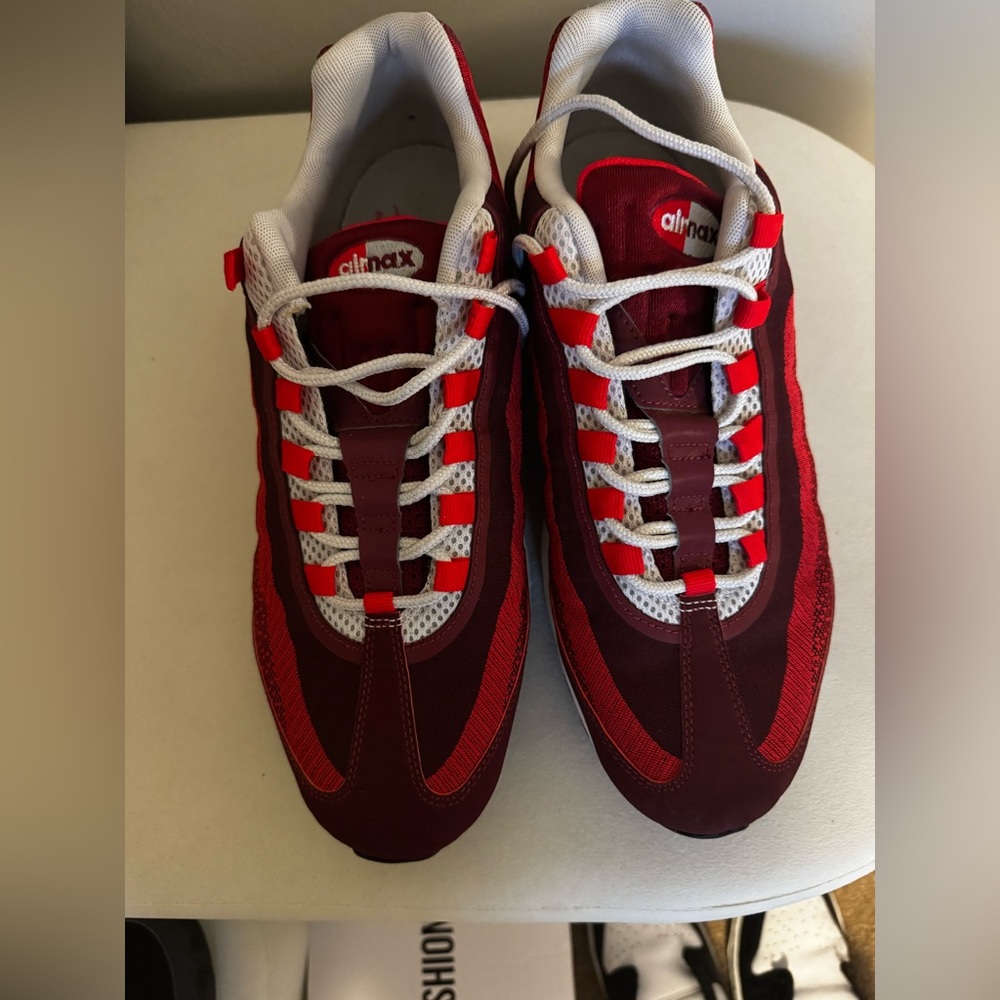 Nike Men’s Air Max 95 Burgundy and Red Lace-Up Sneakers